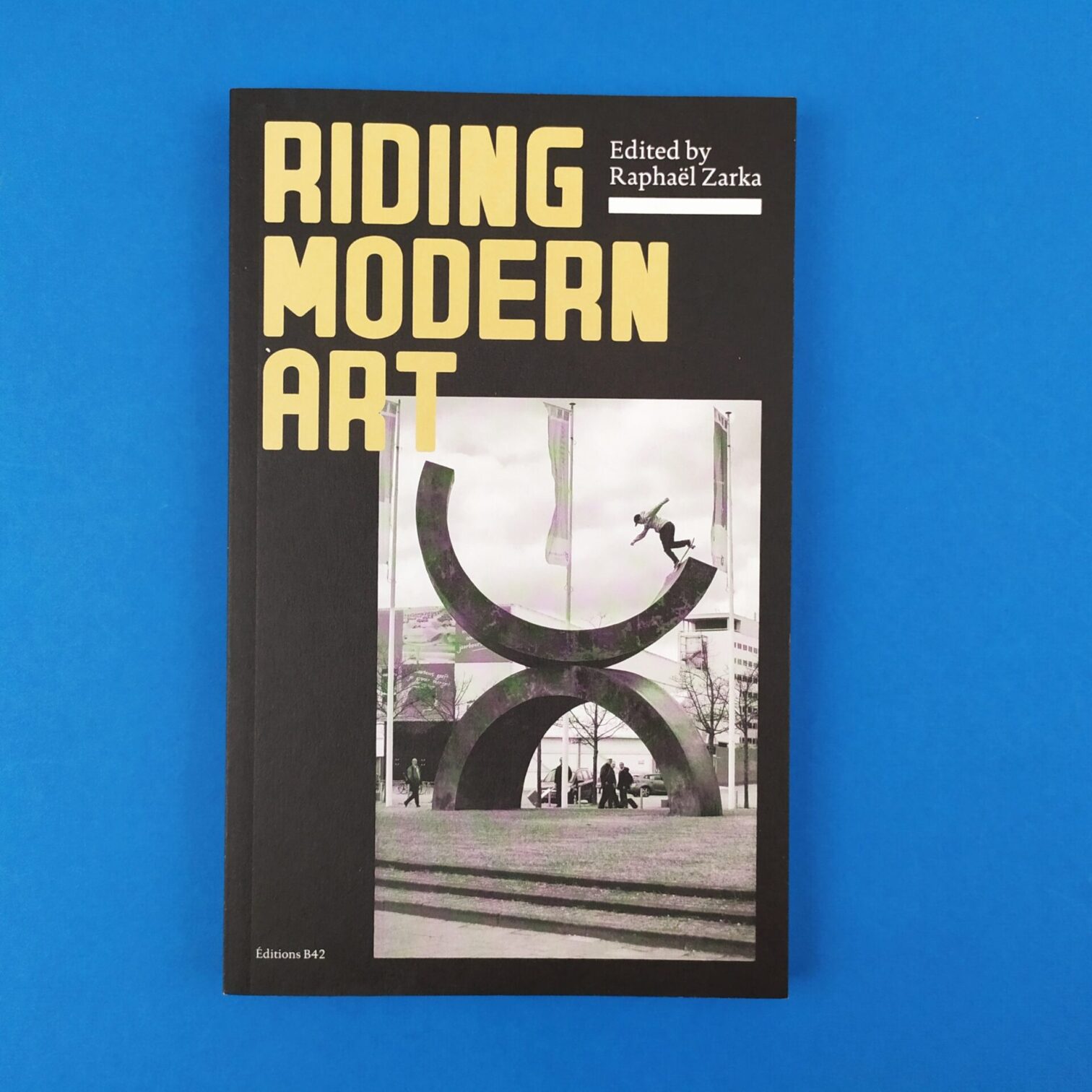 Riding modern art