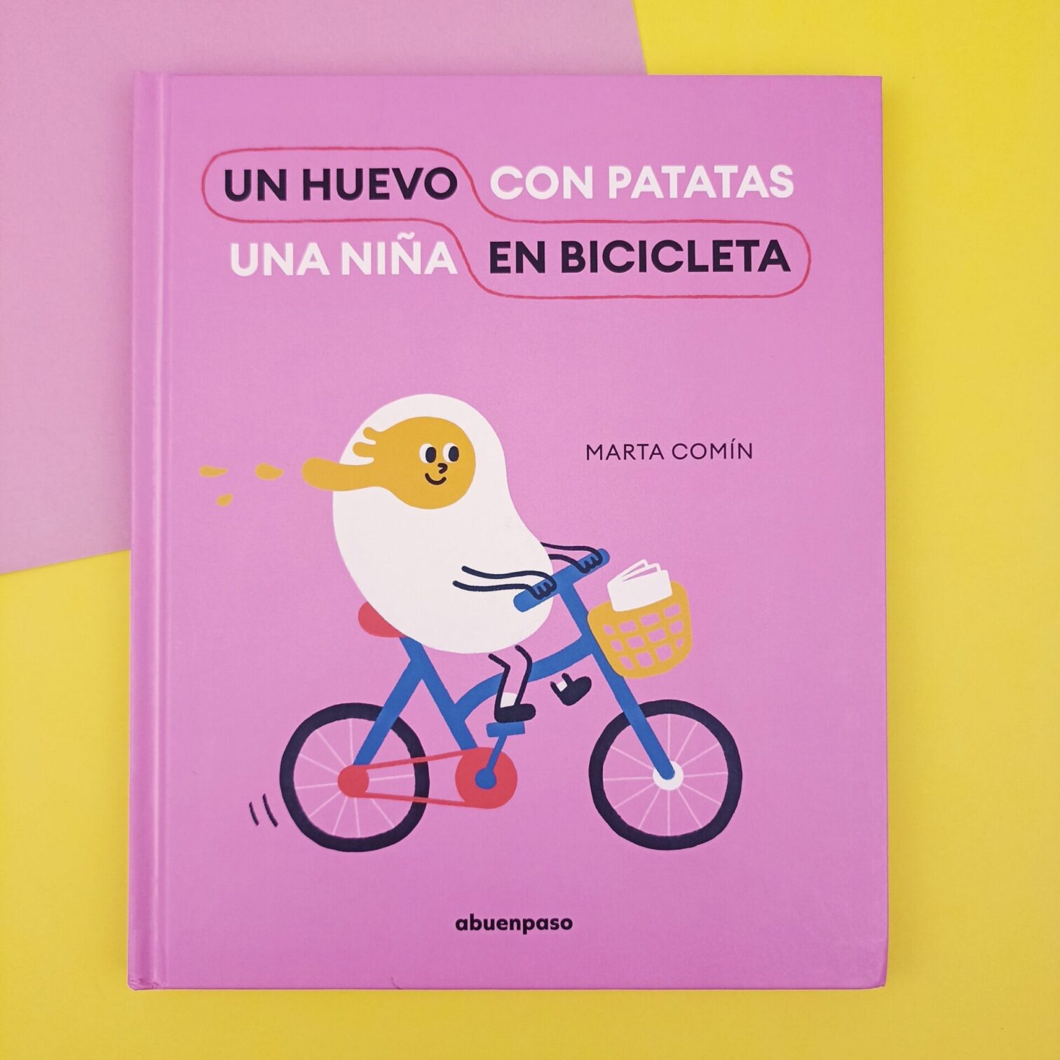 Un huevo en bicicleta