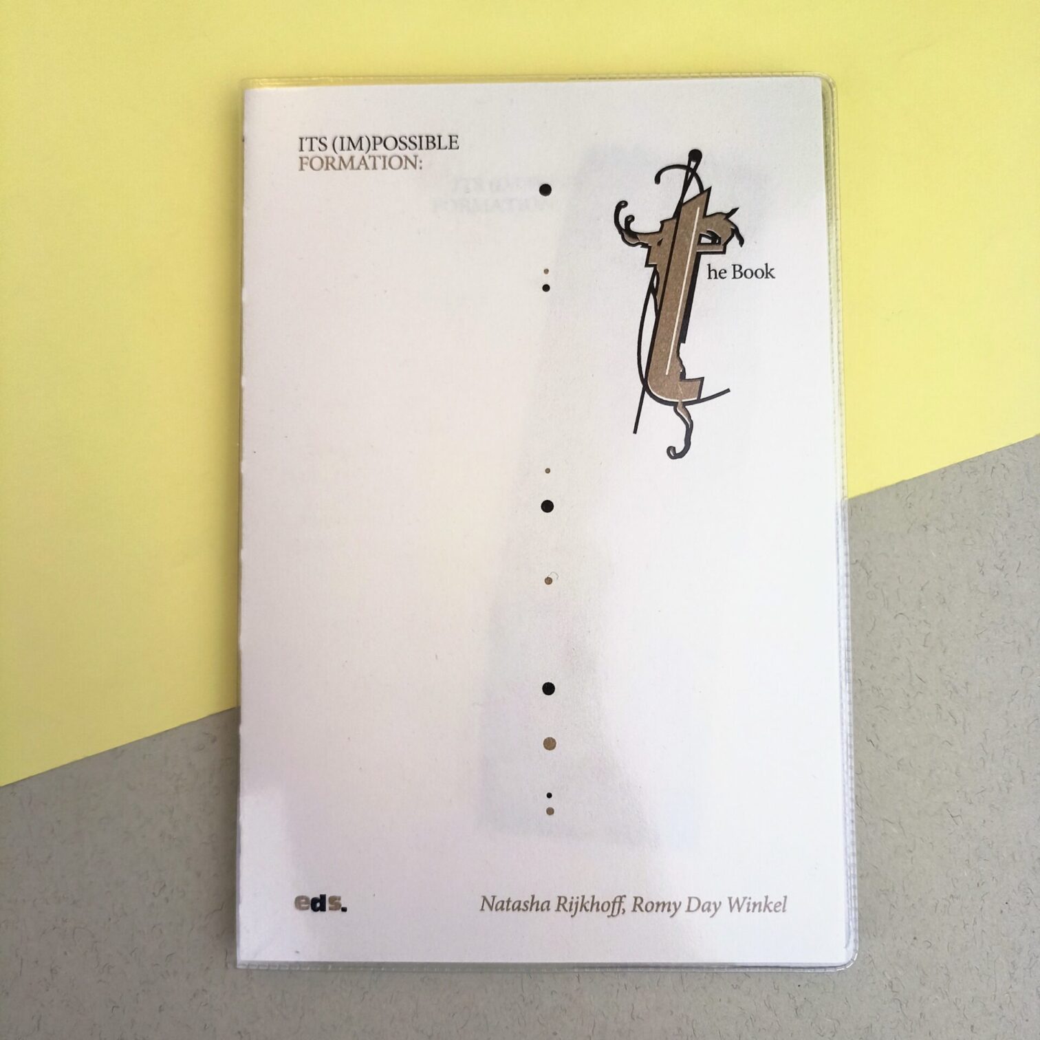 Its (im)possible formation: the book