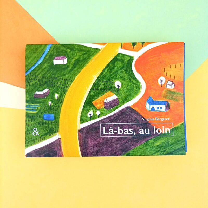 Là-bas, au loin