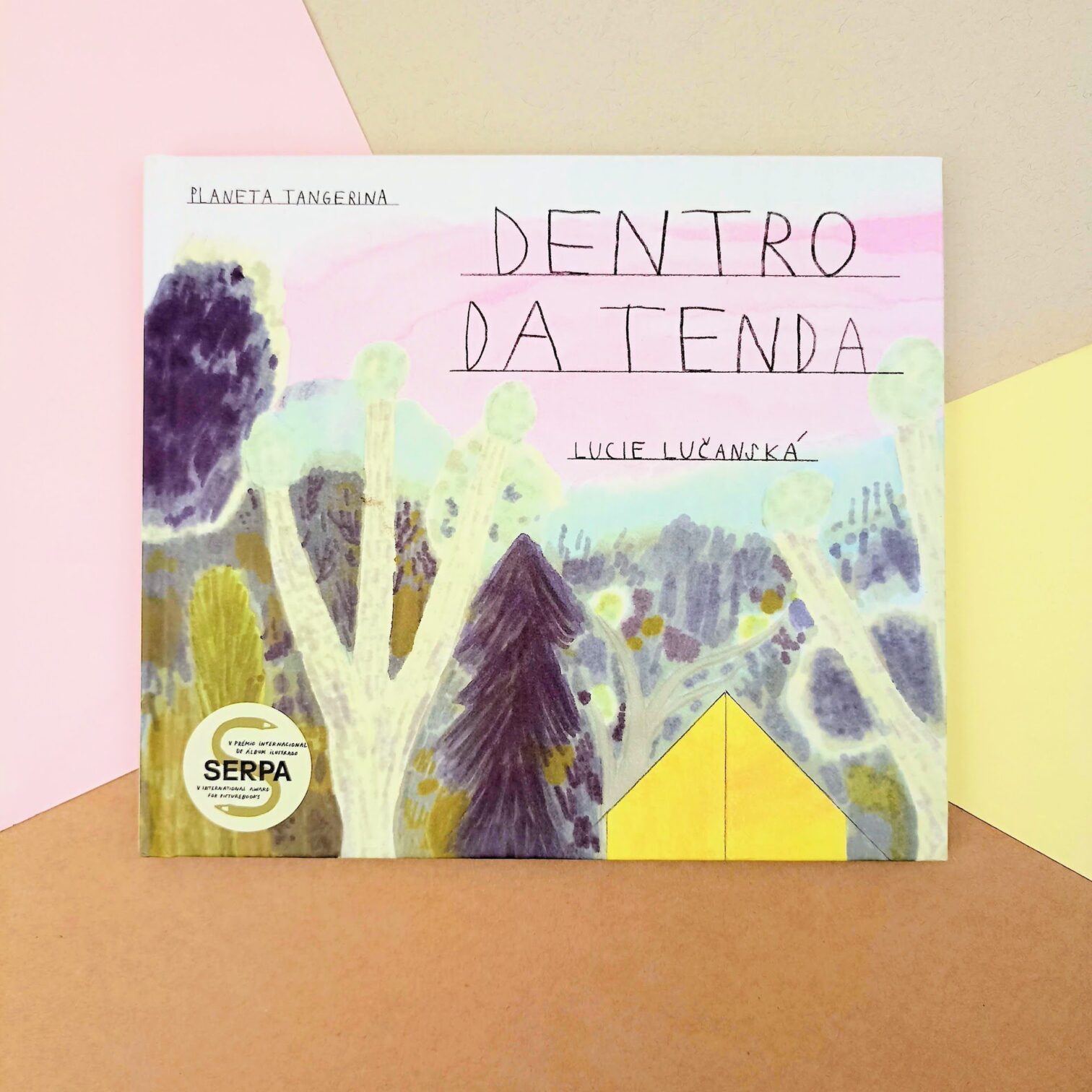 Dentro da tenda