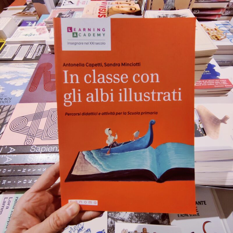 In classe con gli albi illustrati