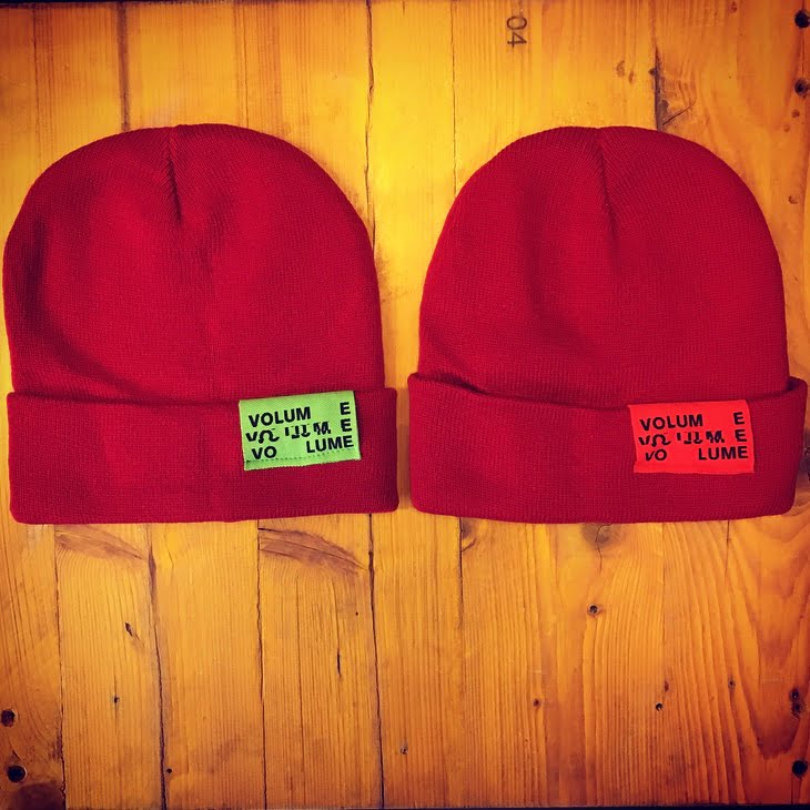 VOLUM E / BEANIE red