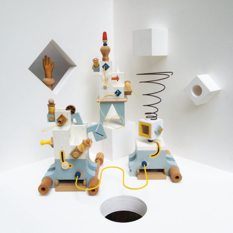 Visible Cloaks / VISIBLE CLOAKS